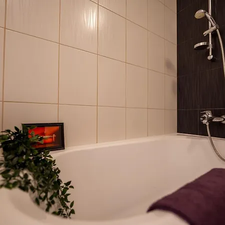 Private 4 Town House Close To Airport Yarvekyulya